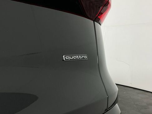 Certified 2025 Audi Q5 2.0T Premium Plus w/ Premium Plus image 9