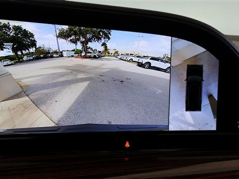 Certified 2023 Cadillac Escalade Premium Luxury image 27