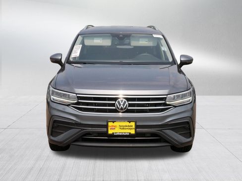 Used 2024 Volkswagen Tiguan SE AWD/4WD image 2