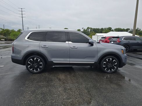 Used 2023 Kia Telluride SX FWD image 3