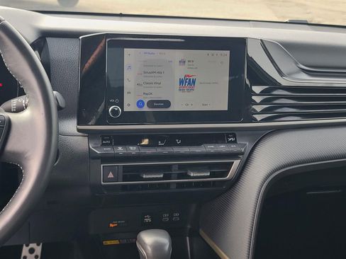 Used 2025 Toyota Camry SE image 14