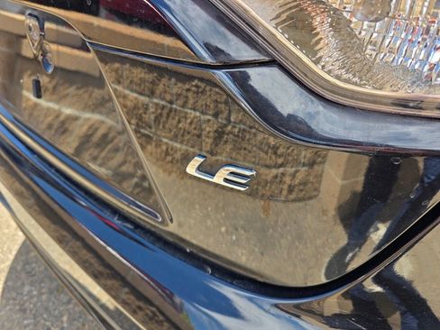Used 2021 Toyota Corolla LE FWD image 18