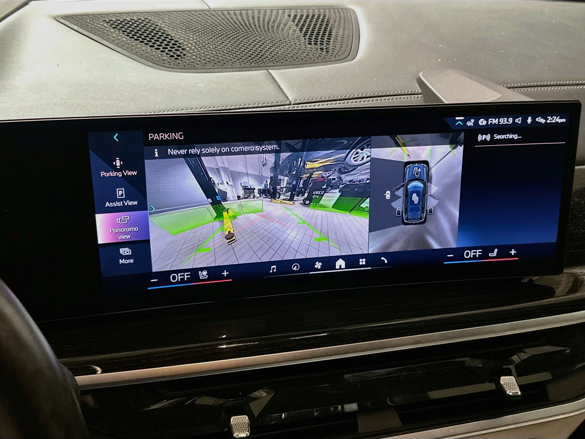 Certified 2024 BMW X7 xDrive40i w/ Executive Package AWD/4WD image 14