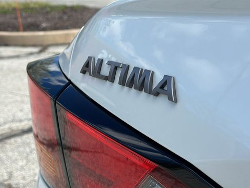 Certified 2023 Nissan Altima 2.5 SR w/ SR Premium Package image 9