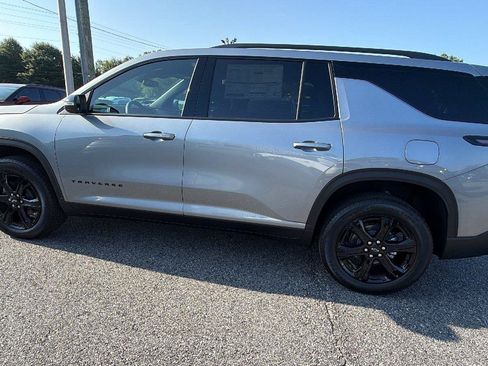 New 2027 Chevrolet Traverse LT w/ Midnight/Sport Edition FWD image 11