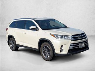 Used 2019 Toyota Highlander XLE video 3