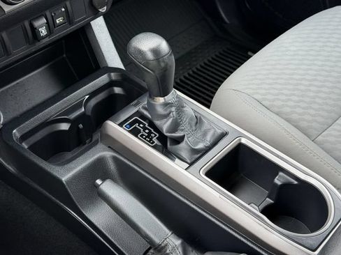 Used 2020 Toyota Tacoma SR5 RWD image 12