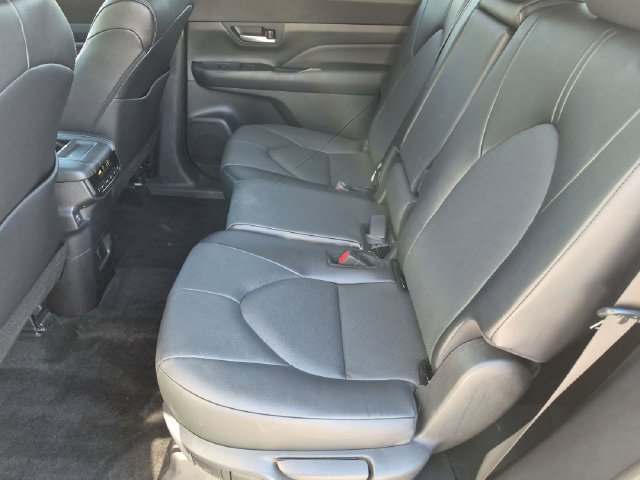 Certified 2024 Toyota Grand Highlander AWD image 27