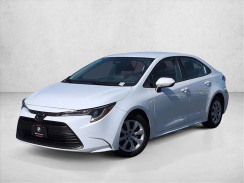 Used 2023 Toyota Corolla LE image 1
