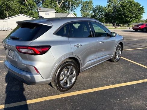 Used 2024 Ford Escape ST-Line w/ Tech Pack #1 AWD/4WD image 3