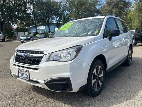 Used 2017 Subaru Forester 2.5i w/ Alloy Wheel Package AWD/4WD image 3