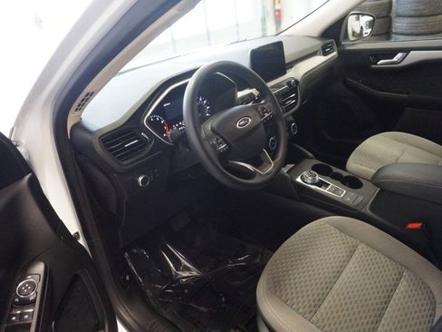 Used 2020 Ford Escape SE image 9