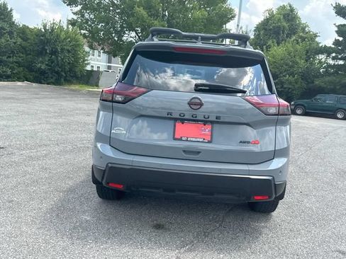 Used 2025 Nissan Rogue SV AWD/4WD image 6
