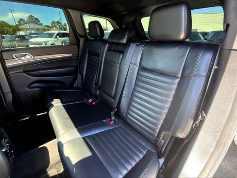 Used 2018 Jeep Grand Cherokee Limited image 18