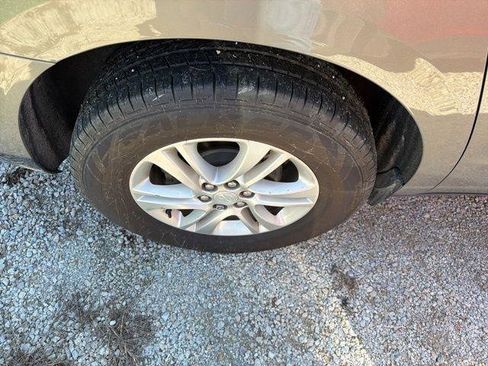 Used 2019 Buick Enclave Essence image 5