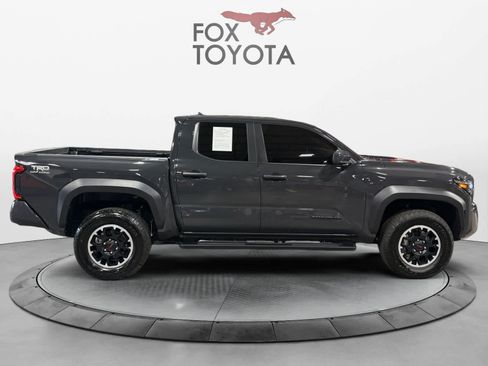 Used 2025 Toyota Tacoma TRD Off-Road AWD/4WD image 7