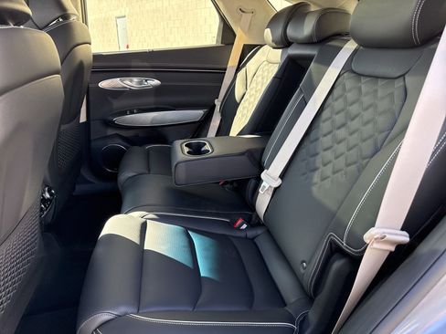 Used 2025 Genesis Electrified GV70 Advanced w/ Prestige Package image 14