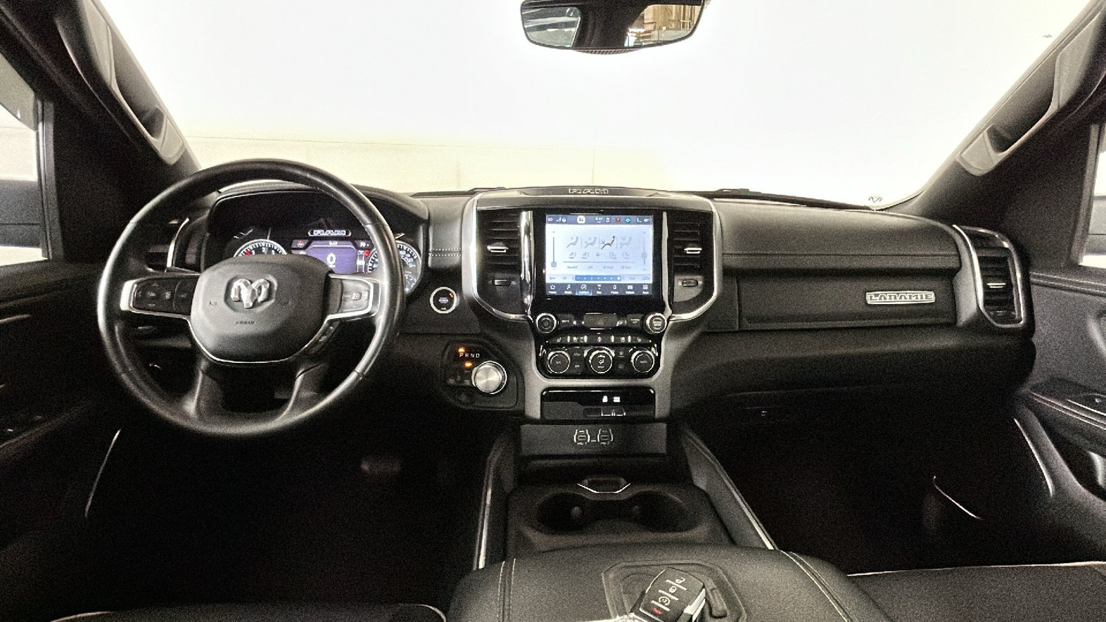 Used 2024 RAM 1500 Laramie AWD/4WD image 32