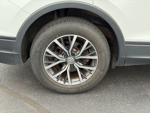 Used 2019 Volkswagen Tiguan SE FWD image 10