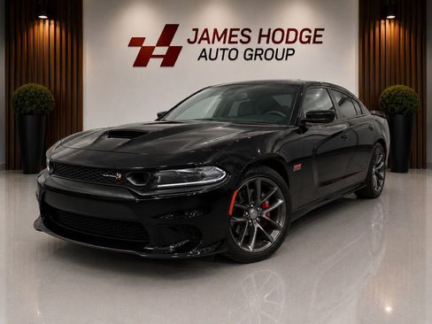 Used 2023 Dodge Charger Scat Pack w/ Plus Group RWD image 2
