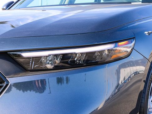 Certified 2025 Honda Accord LX image 9