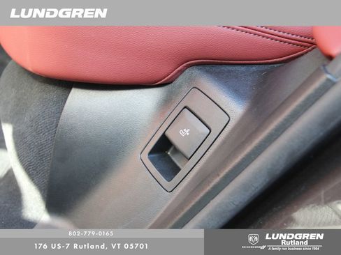 Used 2024 BMW X3 M40i w/ Premium Package image 38