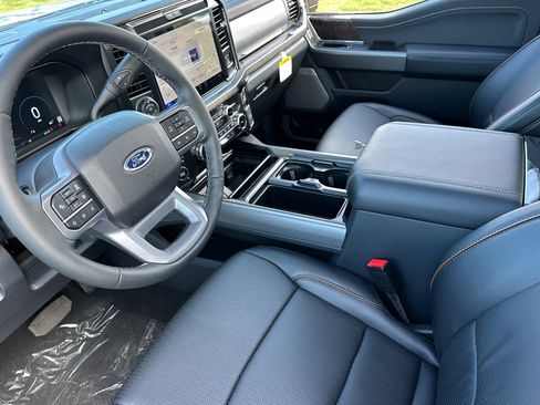 New 2026 Ford F250 Lariat w/ Black Appearance Package AWD/4WD image 9