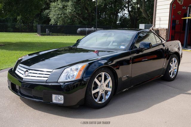 Used 2006 Cadillac XLR RWD image 16