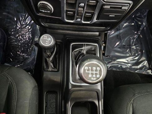 Used 2020 Jeep Wrangler Unlimited Sahara image 20