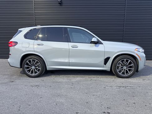 Used 2025 BMW X5 xDrive50e w/ M Sport Package image 6