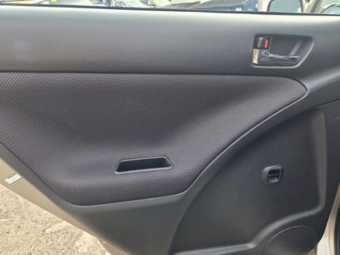 Used 2003 Toyota Matrix XR image 12