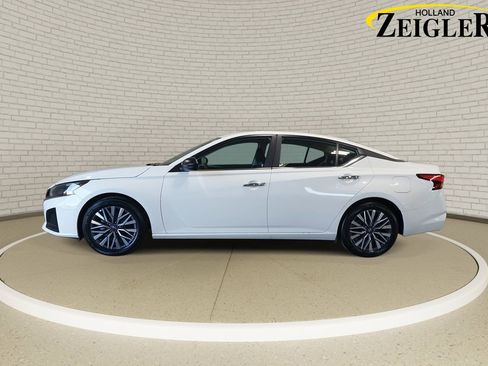 Certified 2025 Nissan Altima 2.5 SV FWD image 8