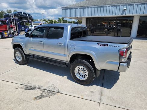 Used 2023 Toyota Tacoma TRD Sport RWD image 3