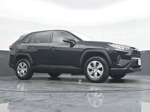 Used 2022 Toyota RAV4 LE AWD/4WD image 32