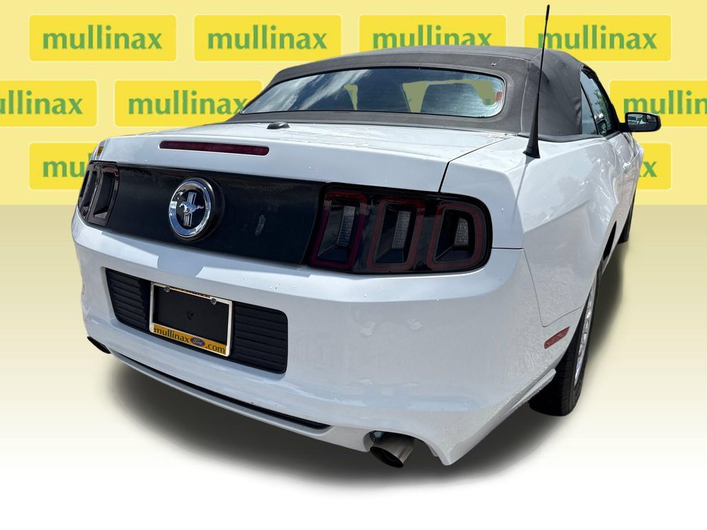 Used 2014 Ford Mustang Premium RWD image 4