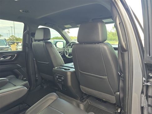 Used 2022 Chevrolet Tahoe Z71 w/ Z71 Off-Road Package image 11