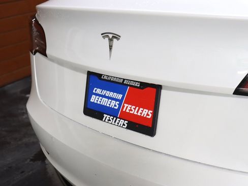 Used 2022 Tesla Model 3 image 11