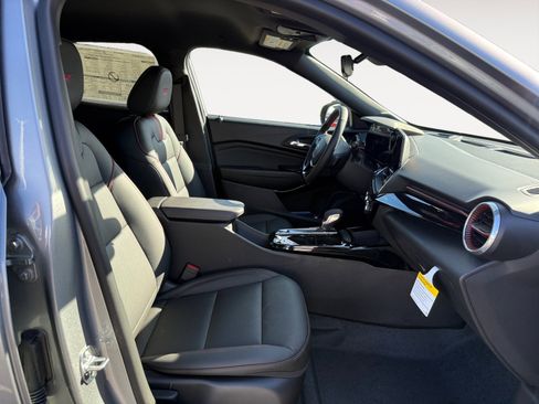 New 2026 Chevrolet Trax RS w/ Driver Confidence Package FWD image 19