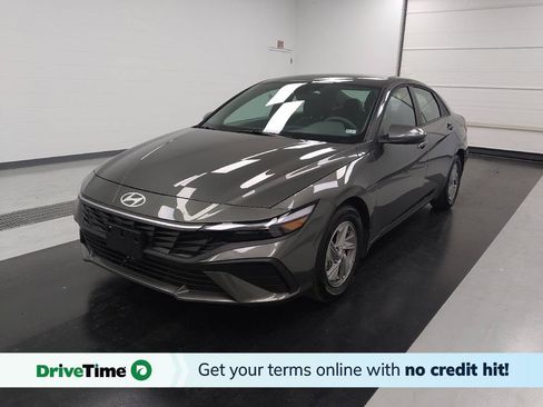 Used 2025 Hyundai Elantra SE FWD image 1