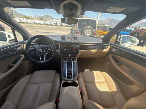 Used 2019 Porsche Macan AWD/4WD image 16