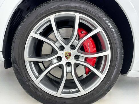 Certified 2023 Porsche Cayenne GTS AWD/4WD image 31