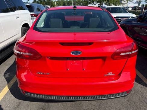 Used 2015 Ford Focus SE FWD image 4