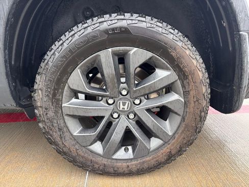 Used 2023 Honda Ridgeline Sport image 11