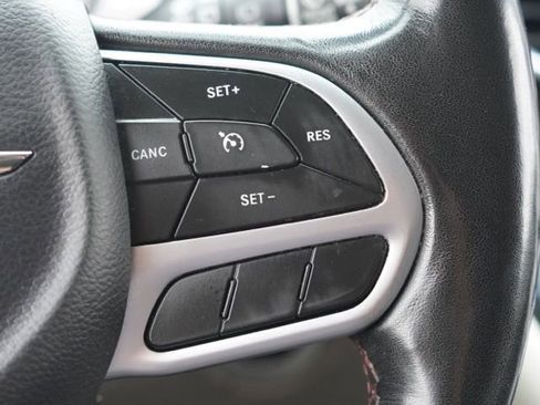 Used 2020 Chrysler Pacifica Touring-L image 20