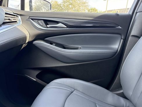 Used 2023 Buick Enclave Essence image 29