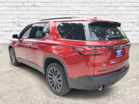 Certified 2023 Chevrolet Traverse RS FWD image 2