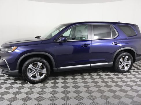 Certified 2024 Honda Pilot EX-L image 9