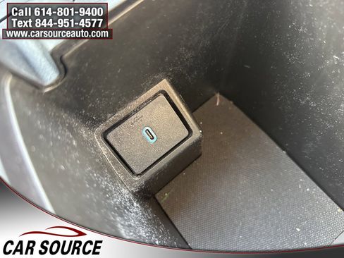 Used 2020 Ford Escape SE image 33