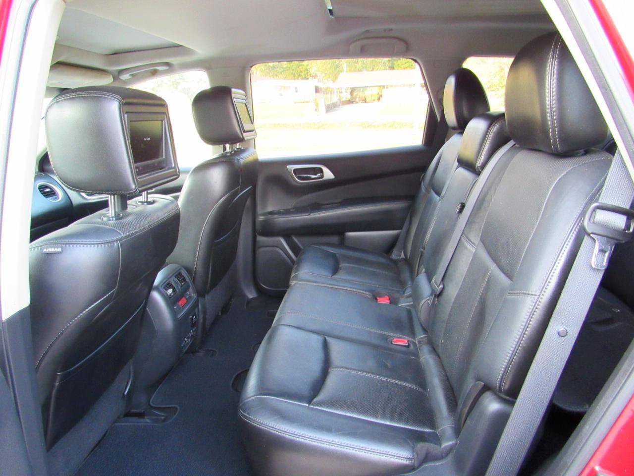 Used 2014 Nissan Pathfinder Platinum w/ Platinum Premium Package AWD/4WD image 5