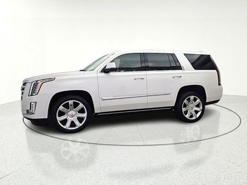 Used 2016 Cadillac Escalade Premium AWD/4WD image 4